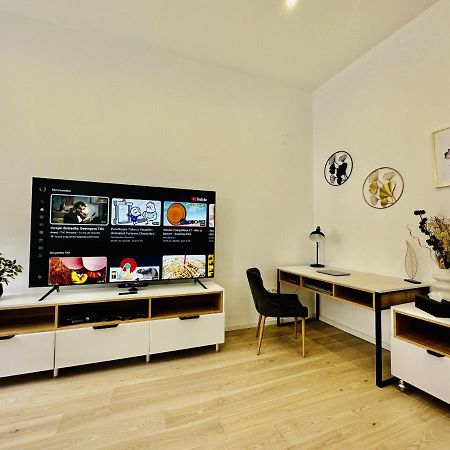Clever Studio Near Central Shopping Center Cluj-Napoca Exterior foto