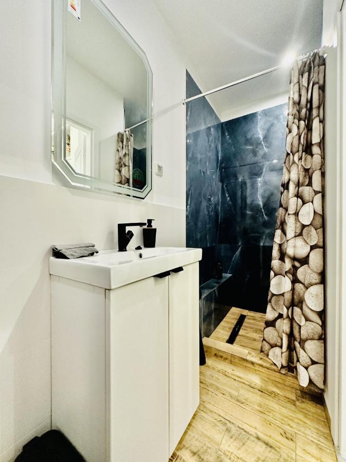 Clever Studio Near Central Shopping Center Cluj-Napoca Exterior foto
